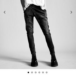 R13 Slim Jean crossover front